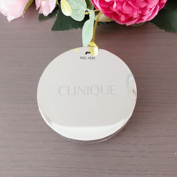 Clinique stay matte sheer pressed powder in 19 stay suede NWT - Picture 7 of 11